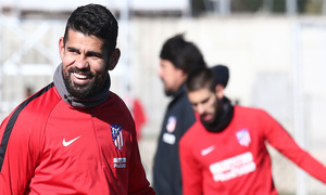 temporada 17/18. Entrenamiento en la ciudad deportiva Wanda. Costa durante el entrenamiento.