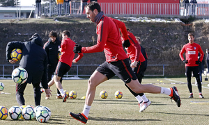 Temporada 17/18 | 09/02/2018 | Entrenamiento en la Ciudad Deportiva Wanda | Godín