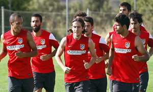 Temporada 13/14. Entrenamiento. Equipo entrenando en los Ángeles de San Rafael, jugadores corriendo