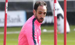 temporada 17/18. Entrenamiento en la ciudad deportiva Wanda. Juanfran durante el entrenamiento