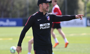 temporada 17/18. Entrenamiento en la ciudad deportiva Wanda. Simeone durante el entrenamiento