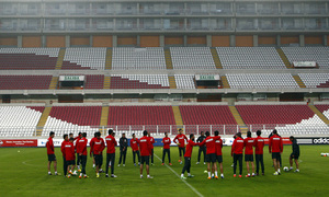 Temporada 13/14. Entrenamiento. Equipo entrenando en el estadio nacional de Lima. 