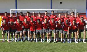 La plantilla del Atlético de Madrid Juvenil División de Honor posa en un entrenamiento de la pretemporada 13-14