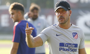 Temporada 18/19 | Entrenamiento en Singapur | Simeone