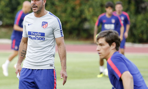 Temporada 18/19 | Entrenamiento en Singapur | Simeone