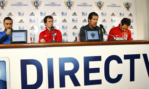 Temporada 12/13. Gira sudamericana. Rueda de prensa presentación del partido Nacional Uruguay Simeone y Juanfran