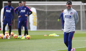 temporada 18/19. Entrenamiento en la ciudad deportiva Wanda. Simeone durante el entrenamiento