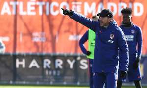 temporada 18/19. Entrenamiento en la ciudad deportiva Wanda. Simeone durante el entrenamiento