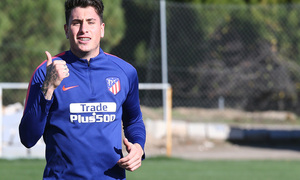 temporada 18/19. Entrenamiento en la ciudad deportiva Wanda. Giménez durante el entrenamiento