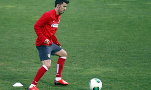 David Villa se entrena con balón en la Ciudad Deportiva Dani Jarque, del Espanyol, antes de la vuelta de la Supercopa de España