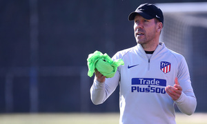 temporada 18/19. Entrenamiento en la ciudad deportiva Wanda. Simeone durante el entrenamiento