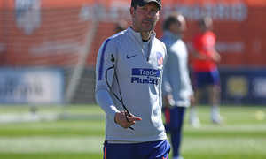 Temporada 18/19. Entrenamiento en la ciudad deportiva Wanda. Simeone durante el entrenamiento.
