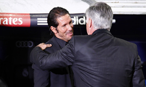 Temporada 2013/2014 Real Madrid - Atlético de Madrid Simeone y Ancelotti saludándose