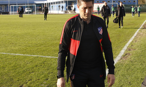 Nacho Fernández se encamina al banquillo en El Requexón