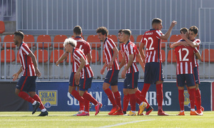 Temp 2020/21 | Atlético de Madrid B - Poblense | Piña celebración