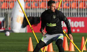 Temp. 20-21 | Entrenamiento previo al partido del Salzburgo | Koke