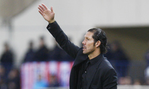 Temporada 20132-2014. Partido Atlético de Madrid- Bilbao, Simeone dando órdenes en la banda