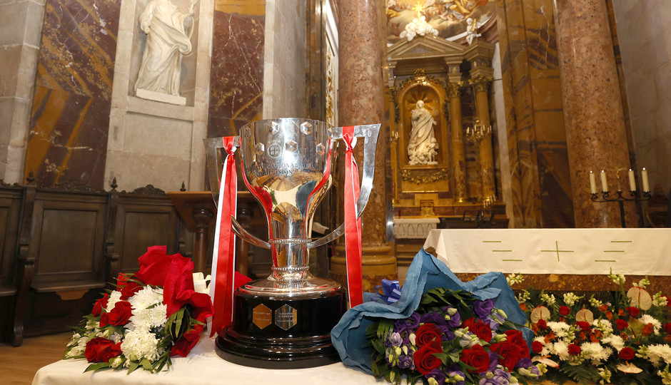 Ofrenda El Burgo de Osma Miguel Ángel Gil y Enrique Cerezo