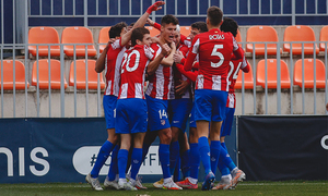 Temporada 21-22 | Atlético de Madrid B - Las Rozas | Piña celebración