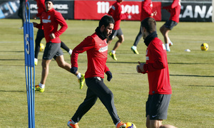 temporada 13/14. Entrenamiento en la Ciudad deportiva de Majadahonda. Arda se ejercita con el balón