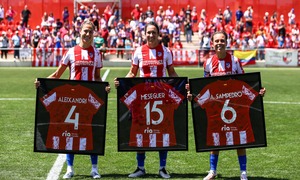 Temp. 21-22 | Homenaje capitanas Amanda Sampedro, Silvia Meseguer y Laia Aleixandri | Atlético de Madrid Femenino