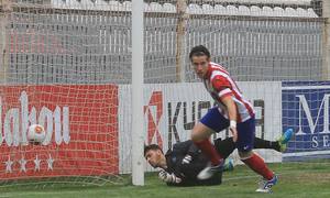 Aquino celebra el gol que, a la postre, significó el del triunfo ante el Getafe B