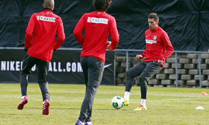 temporada 13/14. Entrenamiento en la Ciudad deportiva de Majadahonda. Sosa con el balón durante el entrenamiento