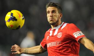 Temporada 2013/14. .Carriço, defensa del Sevilla