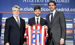 temporada 13/14. Acto. Presentación Diego Ribas en el Estadio Vicente Calderón