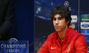 TEMPORADA 2013/14. UEFA Champions League. Rueda de prensa Tiago