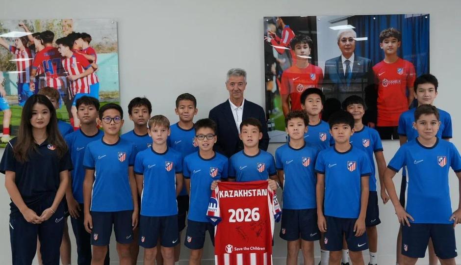 Visita Miguel Ángel Kazajistan Academia