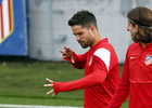 temporada 13/14. Entrenamiento en la Ciudad deportiva de Majadahonda. Diego y Filipe charlando durante el entrenamiento