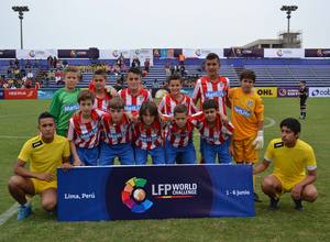 Jugadores del Atlético de Madrid Alevín que participan en el Torneo Nacional que se juega en Perú
