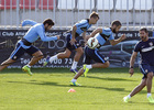 temporada 14/15 . Entrenamiento en la Ciudad deportiva de Majadahonda. Simeone poniendo un centro durante el entrenamiento