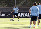 Temporada 14-15. Entrenamiento en Majadahonda previo al debut en Champions. Gámez controla el esférico. Foto: Ángel Gutiérrez