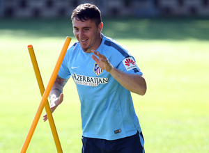 Entrenamiento matutino en la Ciudad Deportiva de Majadahonda. Cristian Rodríguez, feliz durante un ejercicio.