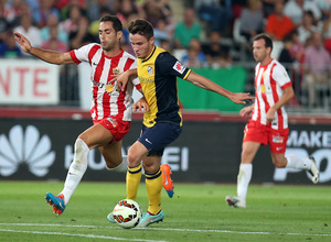 Temporada 14-15. Jornada 5. Almería-Atlético de Madrid. Saúl busca hueco en la frontal del área.