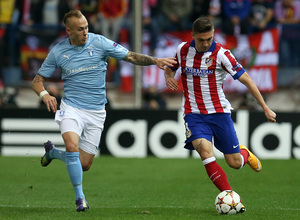 temporada 14/15. Partido Champions League entre el Atlético de Madrid y Malmo. Siqueira con el balón