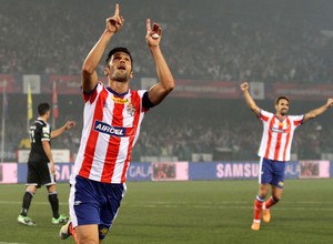 Luis García celebra su gol en el partido del Atlético de Kolkata contra el NorthEast United. 