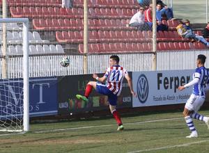 Aquino empuja a la red el primer gol del Atlético B ante la Real Sociedad B