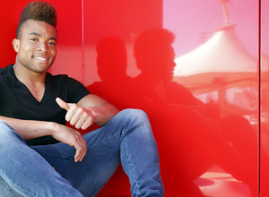 Pierre, jugador del Atlético B, posa para la entrevista de la web rojiblanca