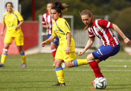 Temp. 2014-2015. Nicole Regnier durante el partido del Féminas B