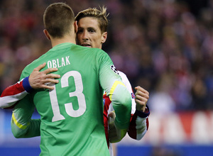 temporada 14/15. Partido Atlético Bayer de Champions. Torres y Oblak durante el partido