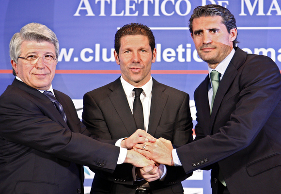 Temporada 12/13.Renovación de Simeone. Acto de renovación hasta 2017 en el estadio Vicente Calderón