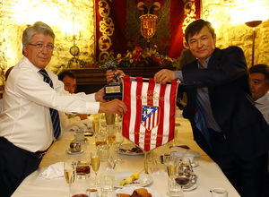 temporada 15/16. Comida de directivas Atlético Astana . Capitán Alatriste.