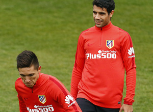 temporada 15/16. Entrenamiento en la ciudad deportiva de Majadahonda. Kranevitter realizando ejercicios con balón durante el entrenamiento