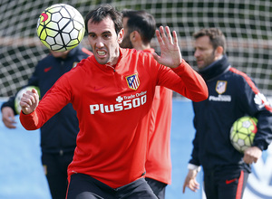 temporada 15/16. Entrenamiento en la ciudad deportiva de Majadahonda. Godín durante el entrenamiento