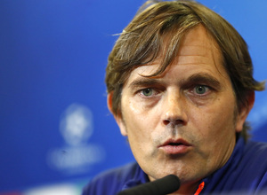 temporada 15/16. Rueda de prensa de Cocu en el Estadio Vicente Calderón