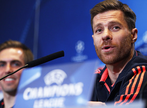 Xabi Alonso y Philipp Lahm, en rueda de prensa