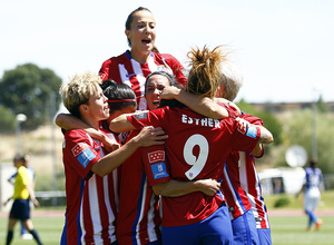 Temporada 2015-2016. Partido de cuartos de final de la Copa de la Reina entre el Atlético de Madrid féminas y Sporting de Huelva. Celebración del gol de Sonia Bermúdez.
